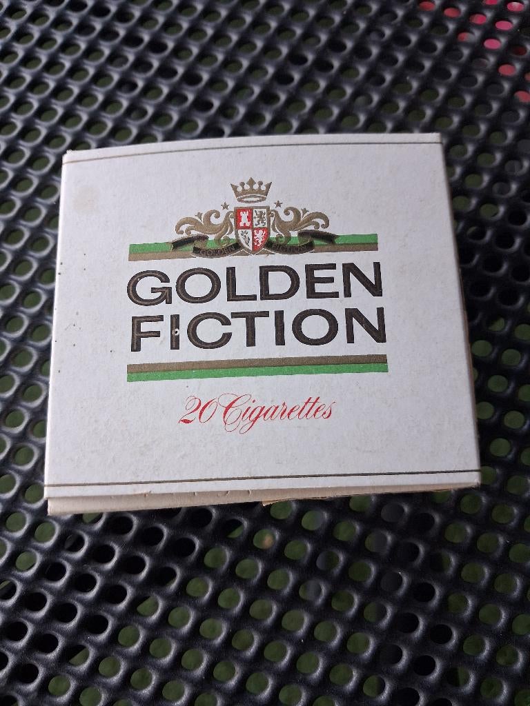 Oud Pakje  Golden fiction, Verzamelen, Rookartikelen, Aanstekers en Luciferdoosjes, Ophalen of Verzenden, Zo goed als nieuw, Tabaksdoos of Verpakking
