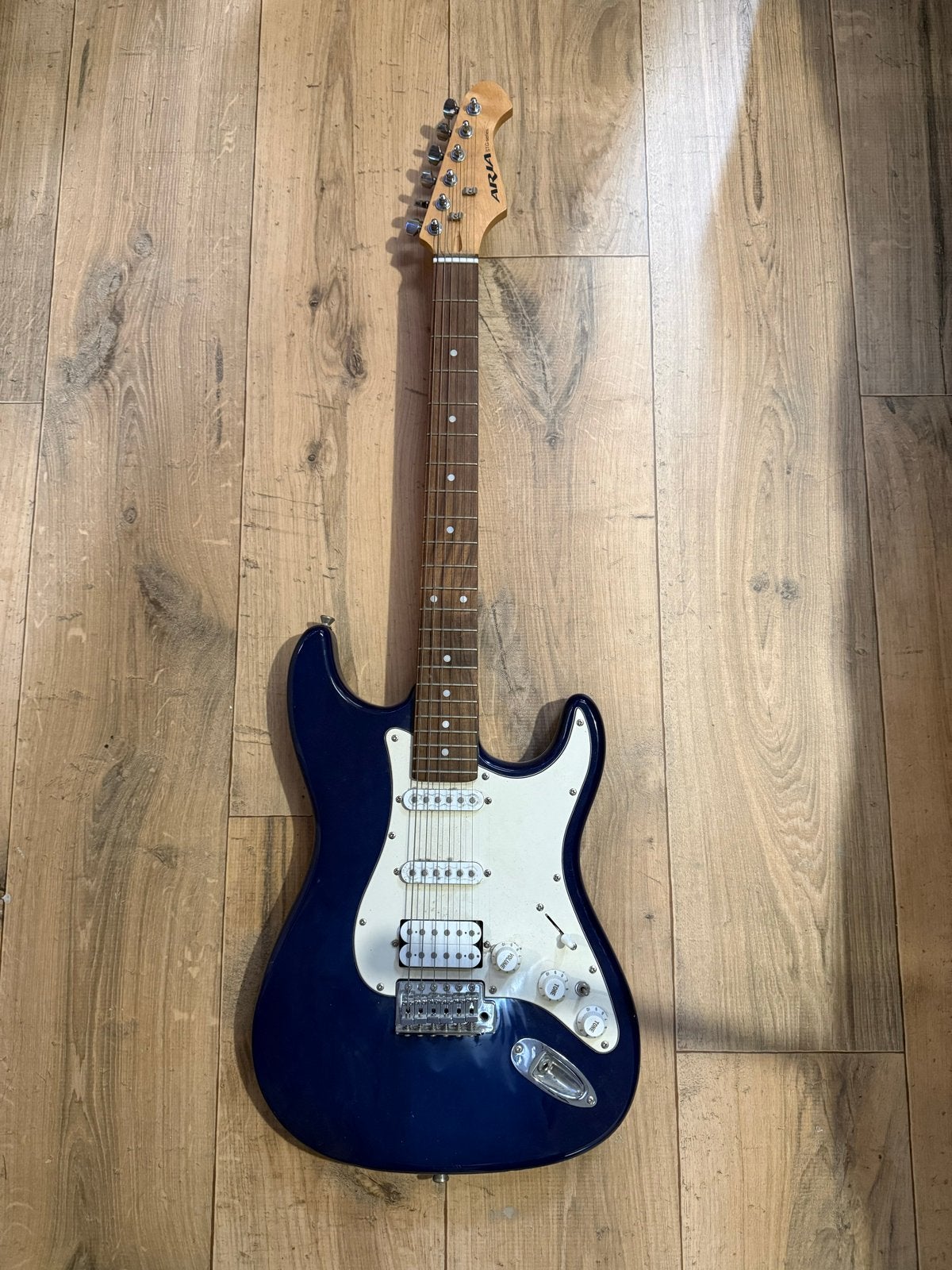 Aria STG-series elektrische gitaar - Blauw, Muziek en Instrumenten, Ophalen of Verzenden, Gebruikt, Solid body, Overige merken