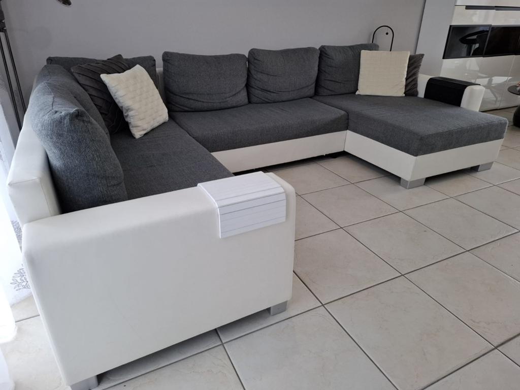 Witte hoekbank met grijze bekleding - Goede staat, Huis en Inrichting, Banken | Bankstellen, Stof, Gebruikt, 100 tot 125 cm, Hoekbank
