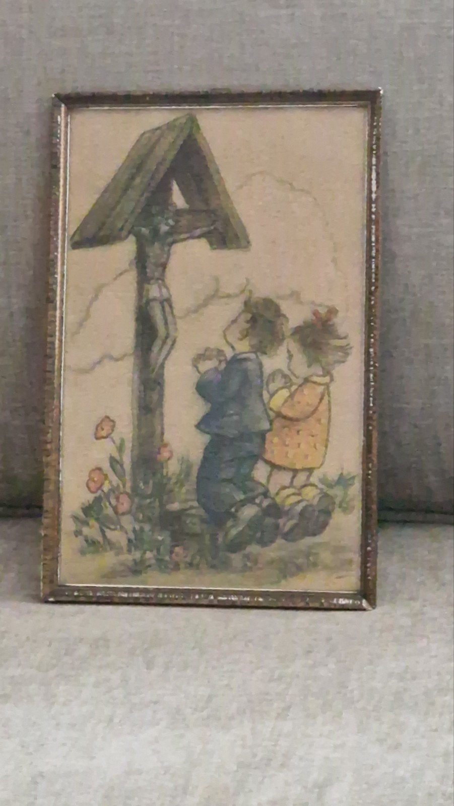 Vintage Hummel-achtige prent: Biddende kinderen bij kruis, Ophalen