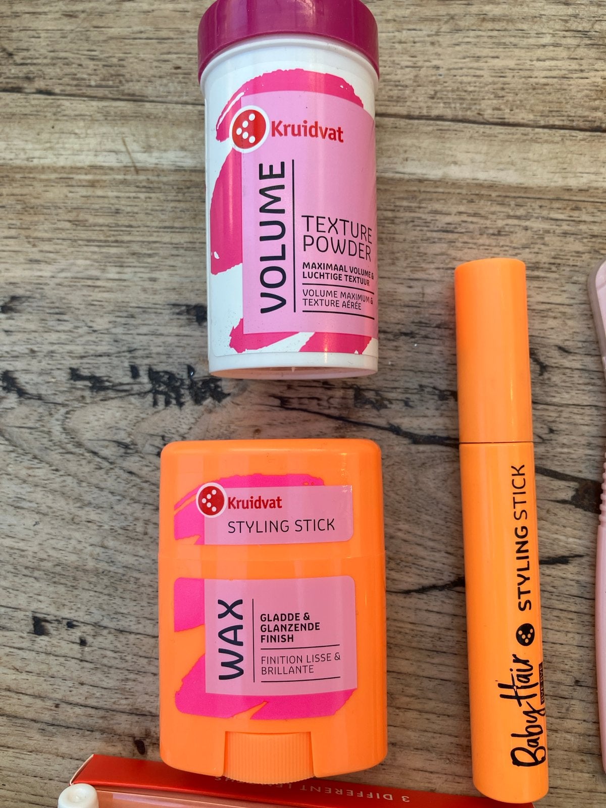 Foto 2 van Make-up en haarproducten - Eenmalig gebruikt voor bruiloft