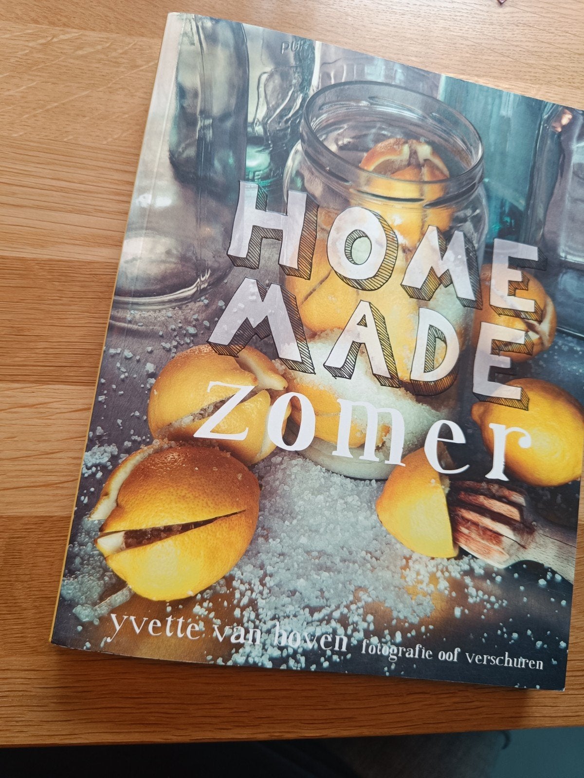 Yvette Van Boven - Home made zomer Kookboek, Boeken, Ophalen of Verzenden, Zo goed als nieuw, Yvette Van Boven, Frankrijk