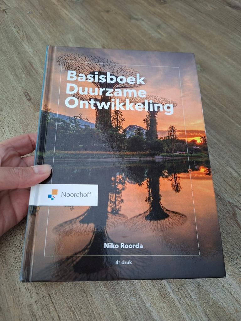 Basisboek duurzame ontwikkeling -
Niko Roorda, Zo goed als nieuw, Niko Roorda, Beta, HBO
