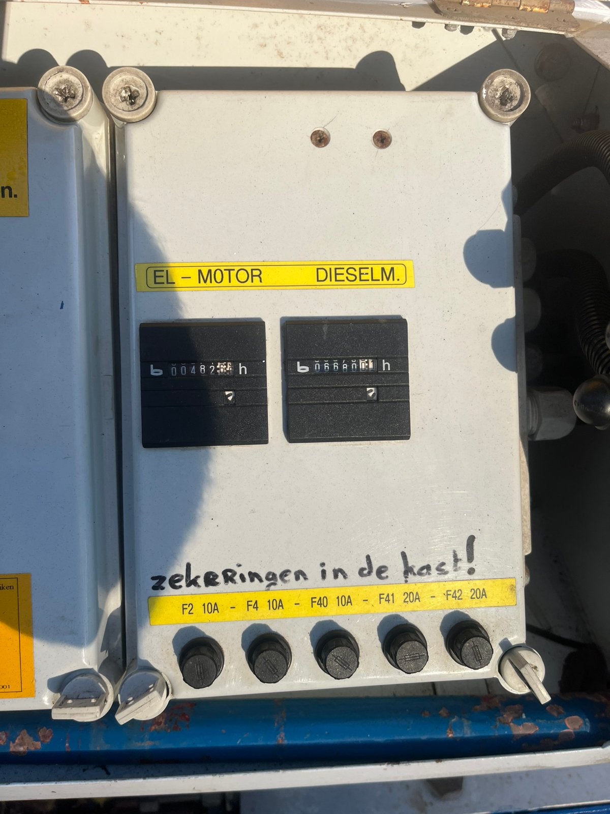 Aanhanger hoogwerker, Ophalen