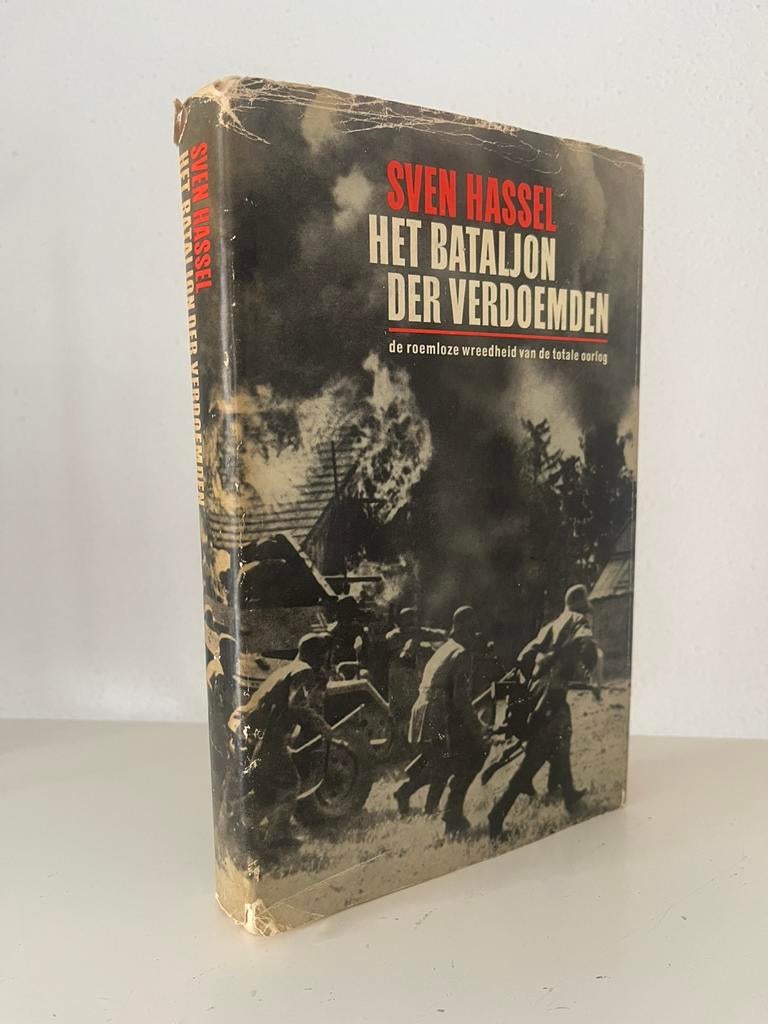 Het bataljon der verdoemden - Sven Hassel - WOII, Boeken, Oorlog en Militair, Ophalen of Verzenden, Tweede Wereldoorlog, Zo goed als nieuw