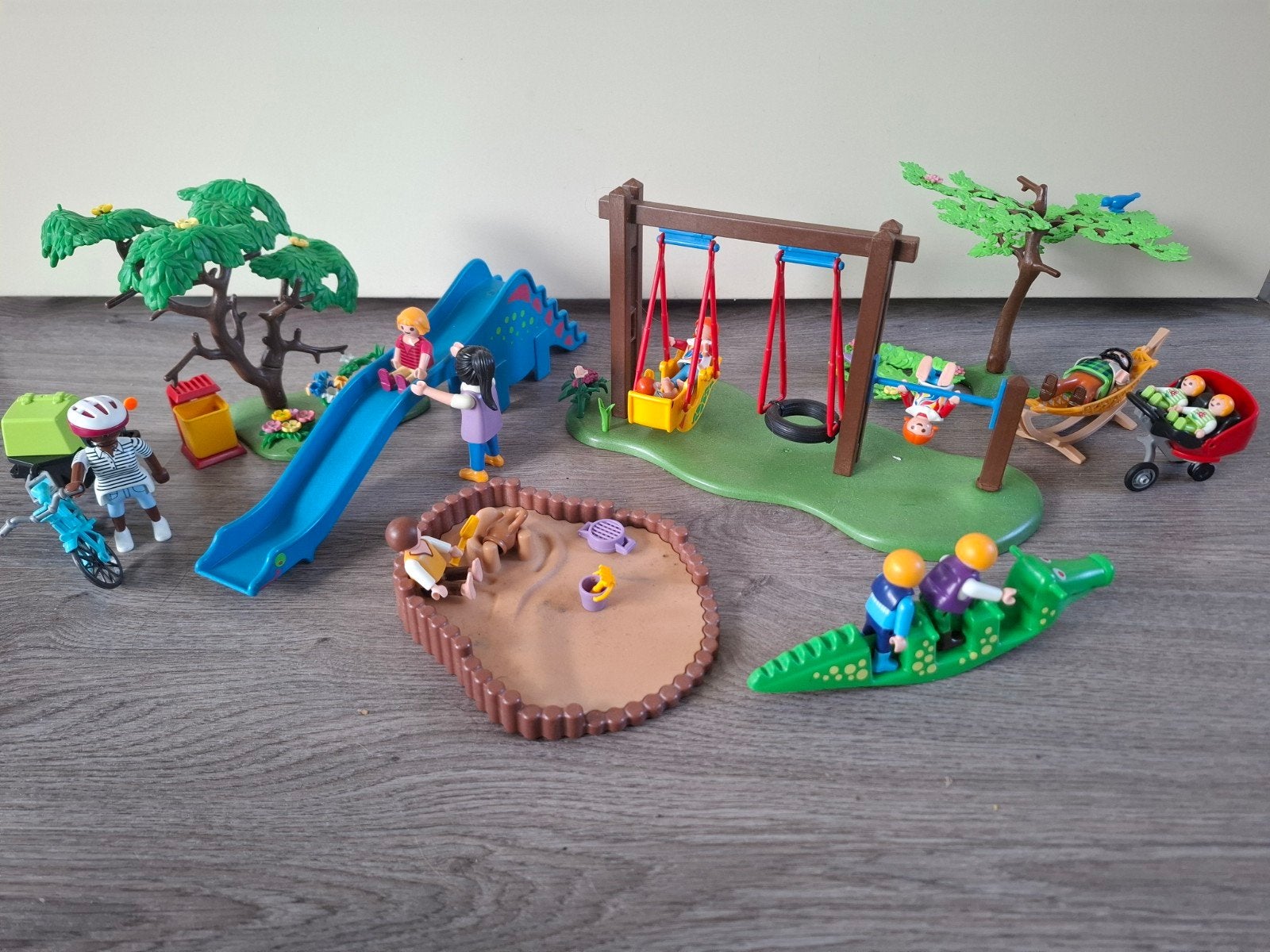 Speeltuin met bakfiets playmobil, Kinderen en Baby's, Speelgoed | Playmobil, Ophalen, Gebruikt, Losse onderdelen