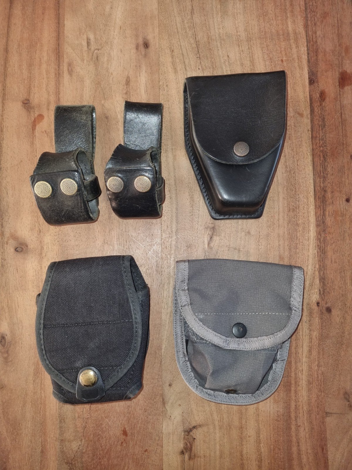 verschillende handboeientasje te koop, Verzamelen, Ophalen of Verzenden, Landmacht, Nederland