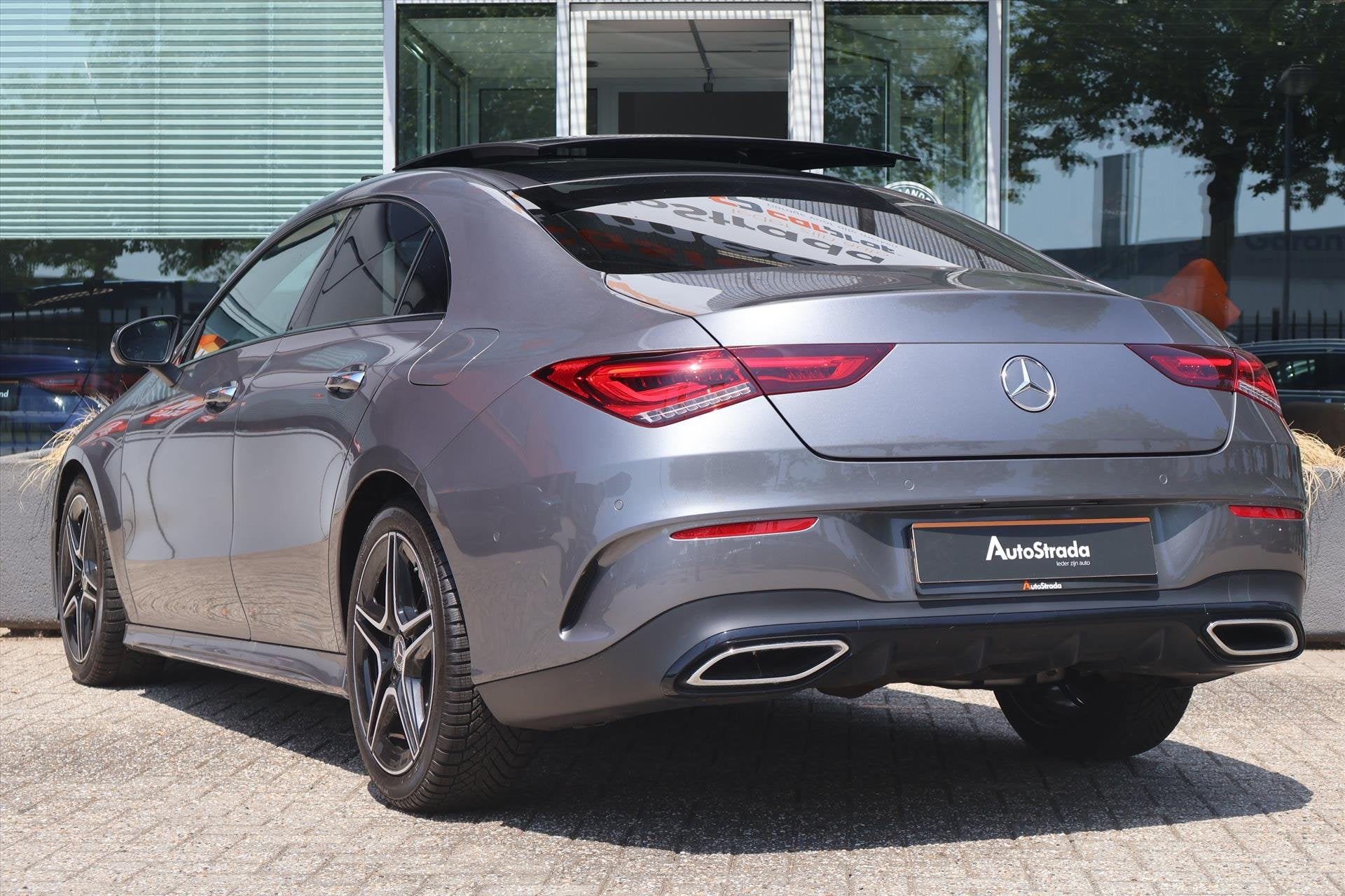 Mercedes CLA Coupé 180 AMG-Line | Cruise | Pano | Camera |, Auto's, CLA, Gebruikt, 4 cilinders, Met garantie (alle)