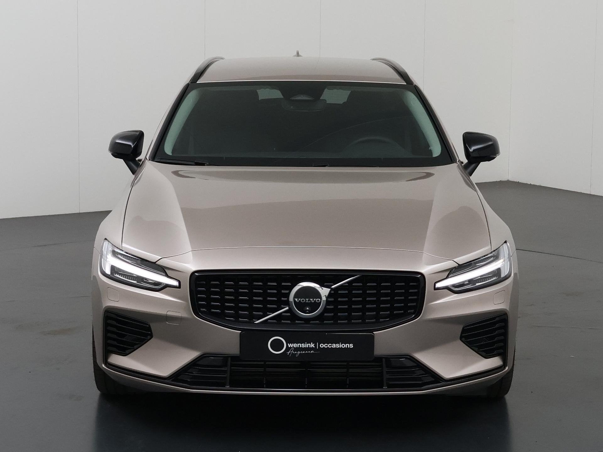 Volvo V60 2.0 T8 Plug-in hybrid AWD Plus Dark | 360 Camera |, Automaat, Dealer onderhouden, Gebruikt, Euro 6