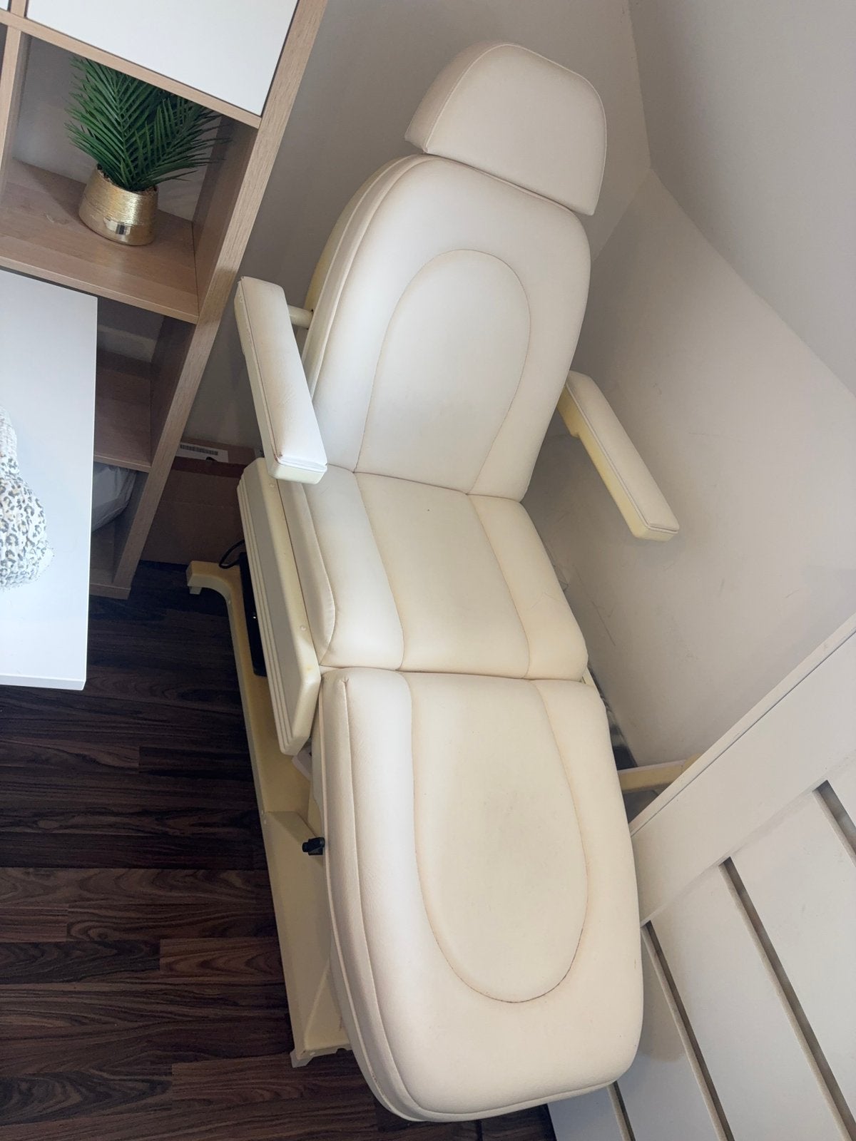 Elektrische Behandelstoel + Loepamp | Schoonheidssalon