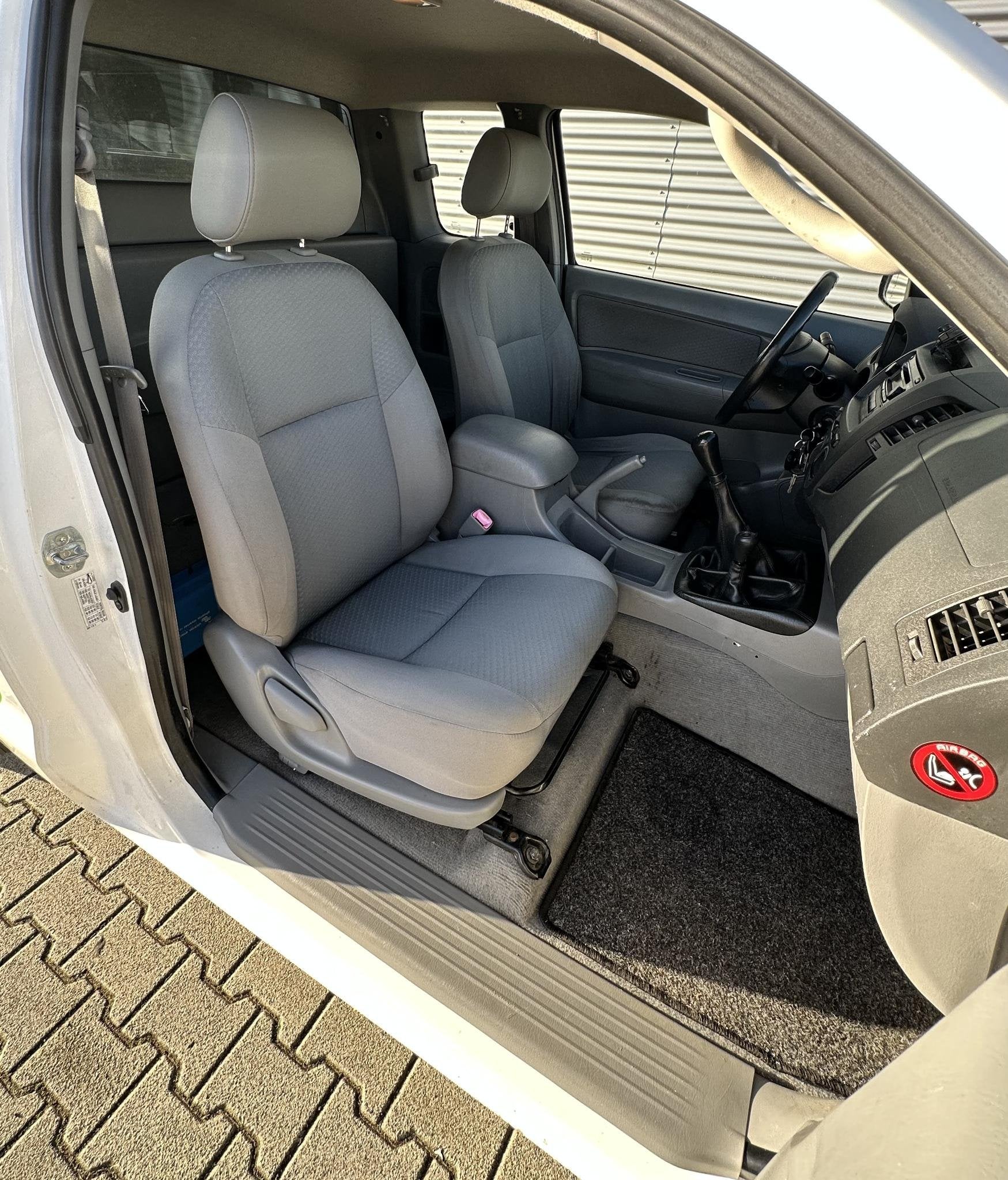 Toyota HiLux 2.5 D-4D VX Xtra Cab 4x4 AIRCO 125dkm! top, Elektrische ramen, Stof, Gebruikt, 3000 kg