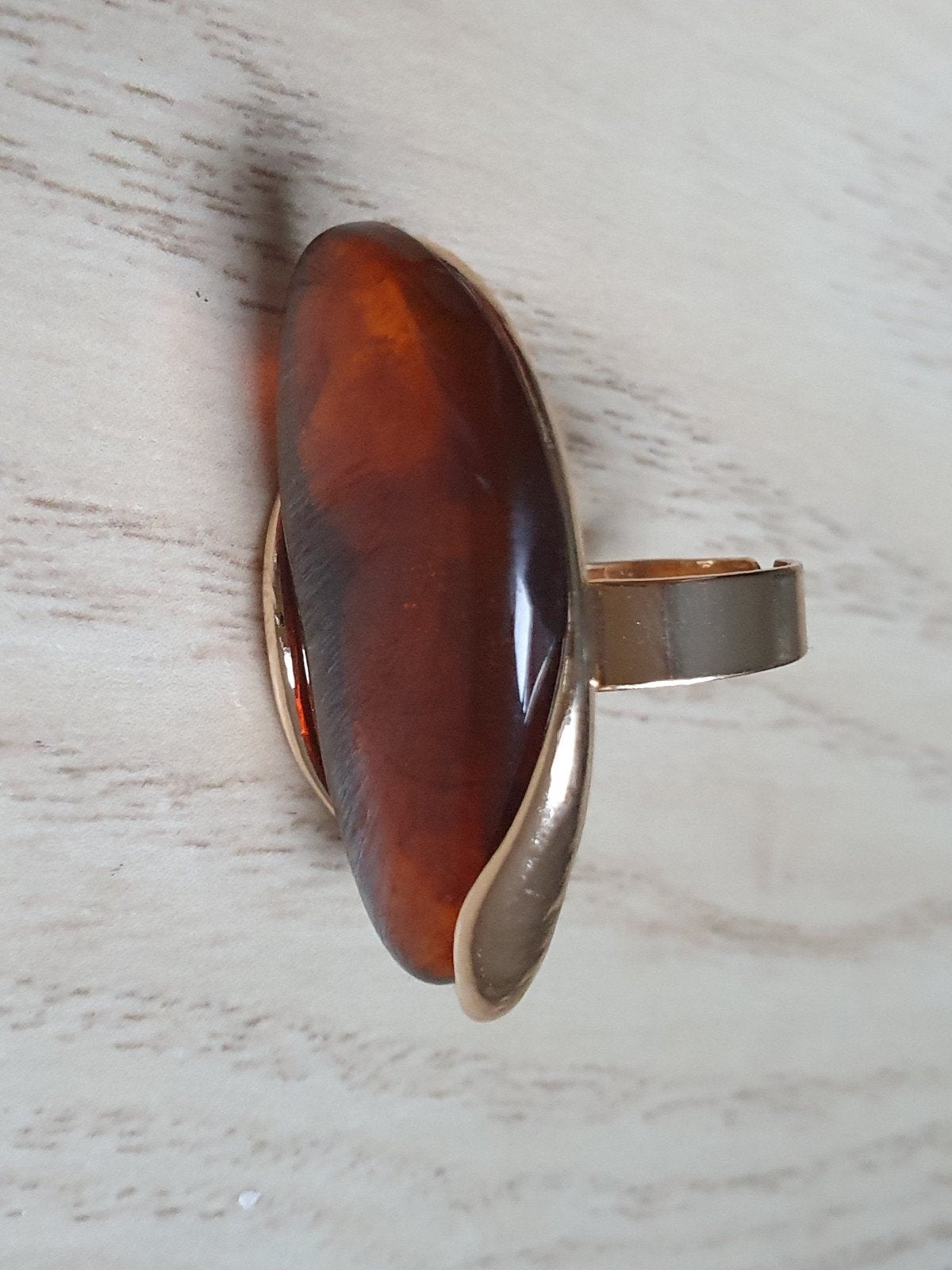 Nieuwe goudkleurige vintage amber ring, universele maat., IJzer of Staal, Nieuw, Ophalen of Verzenden, Dame
