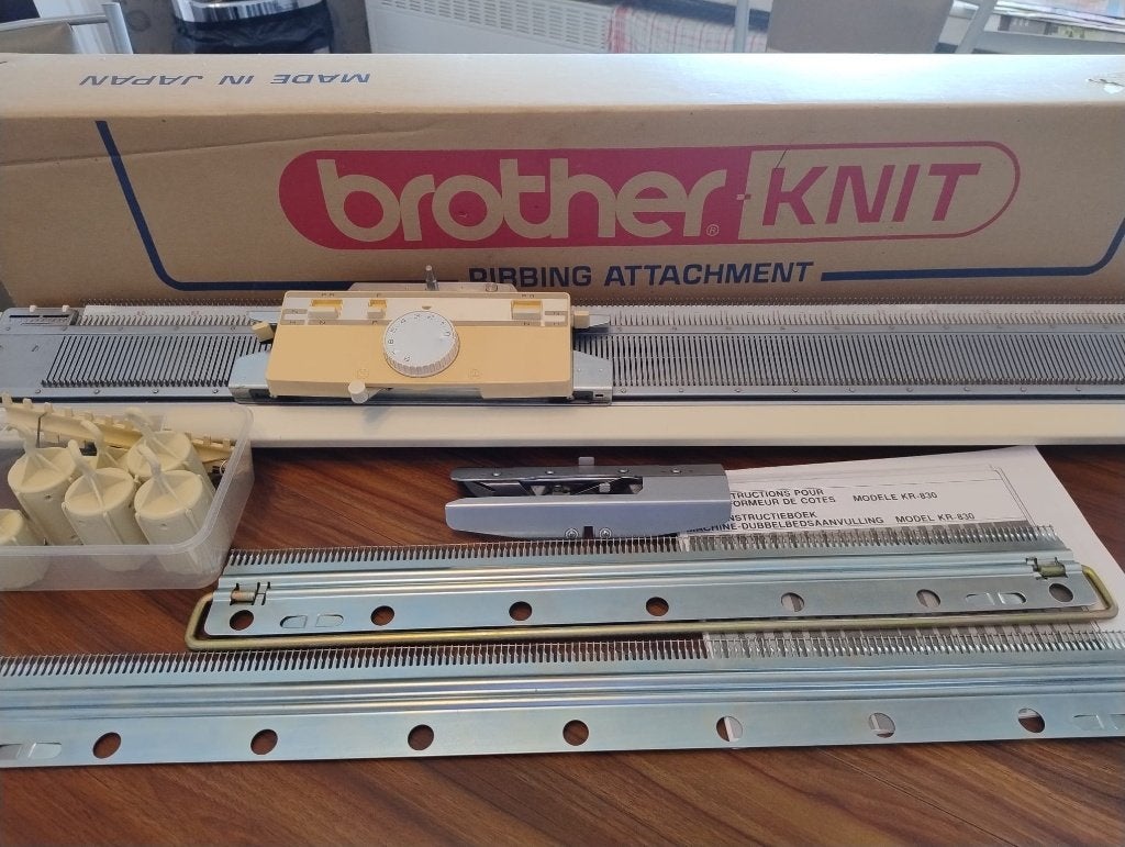 Breimachine Brother KR 830 dubbelbedsaanvulling., Ophalen, Zo goed als nieuw, Breien, Machine