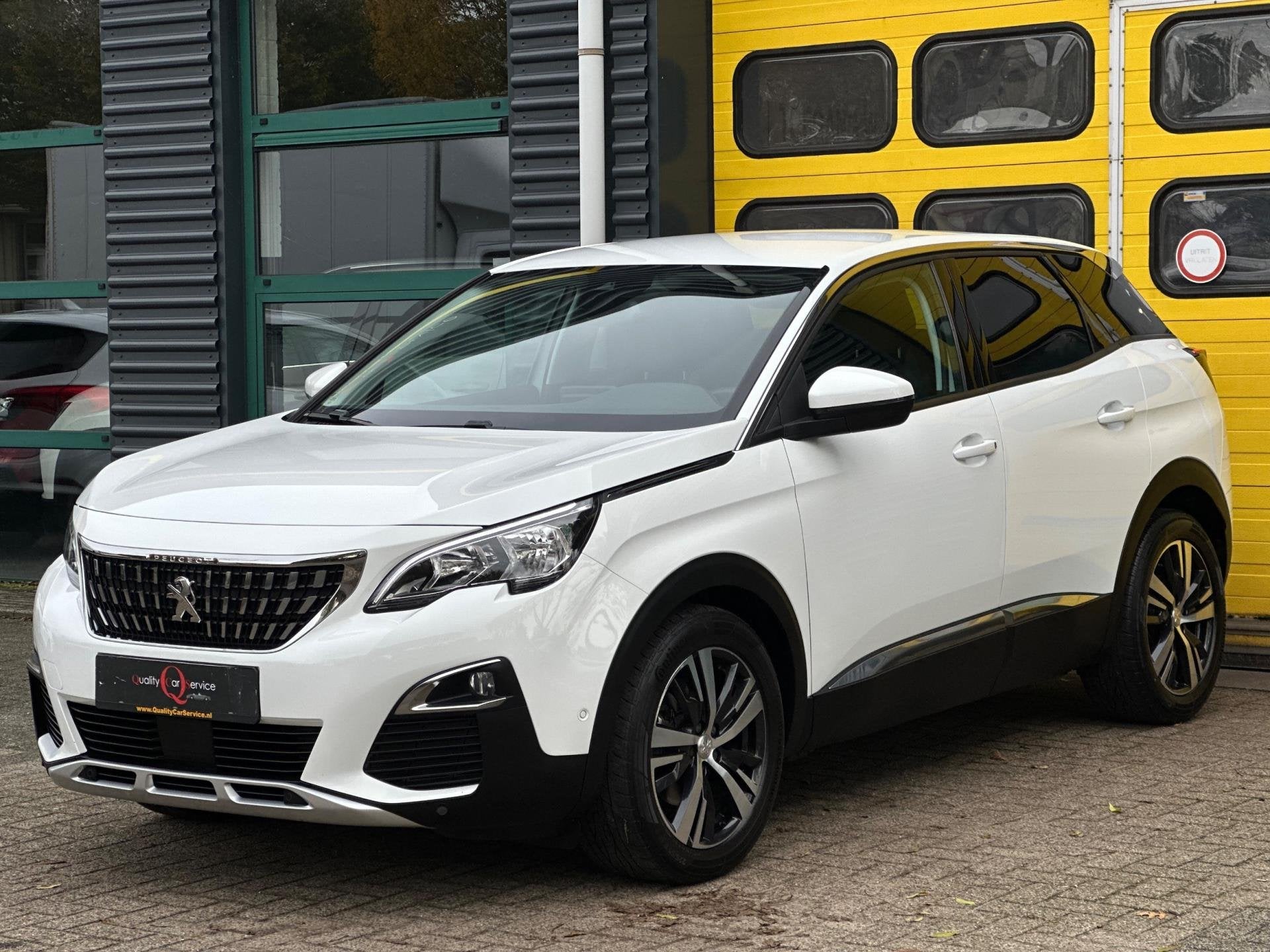 Peugeot 3008 1.2 PureTech Première NAVI/CAMERA/AUT/TREKHAAK, Auto's, Peugeot, Gebruikt, Euro 6, 1199 cc, Leder en Stof