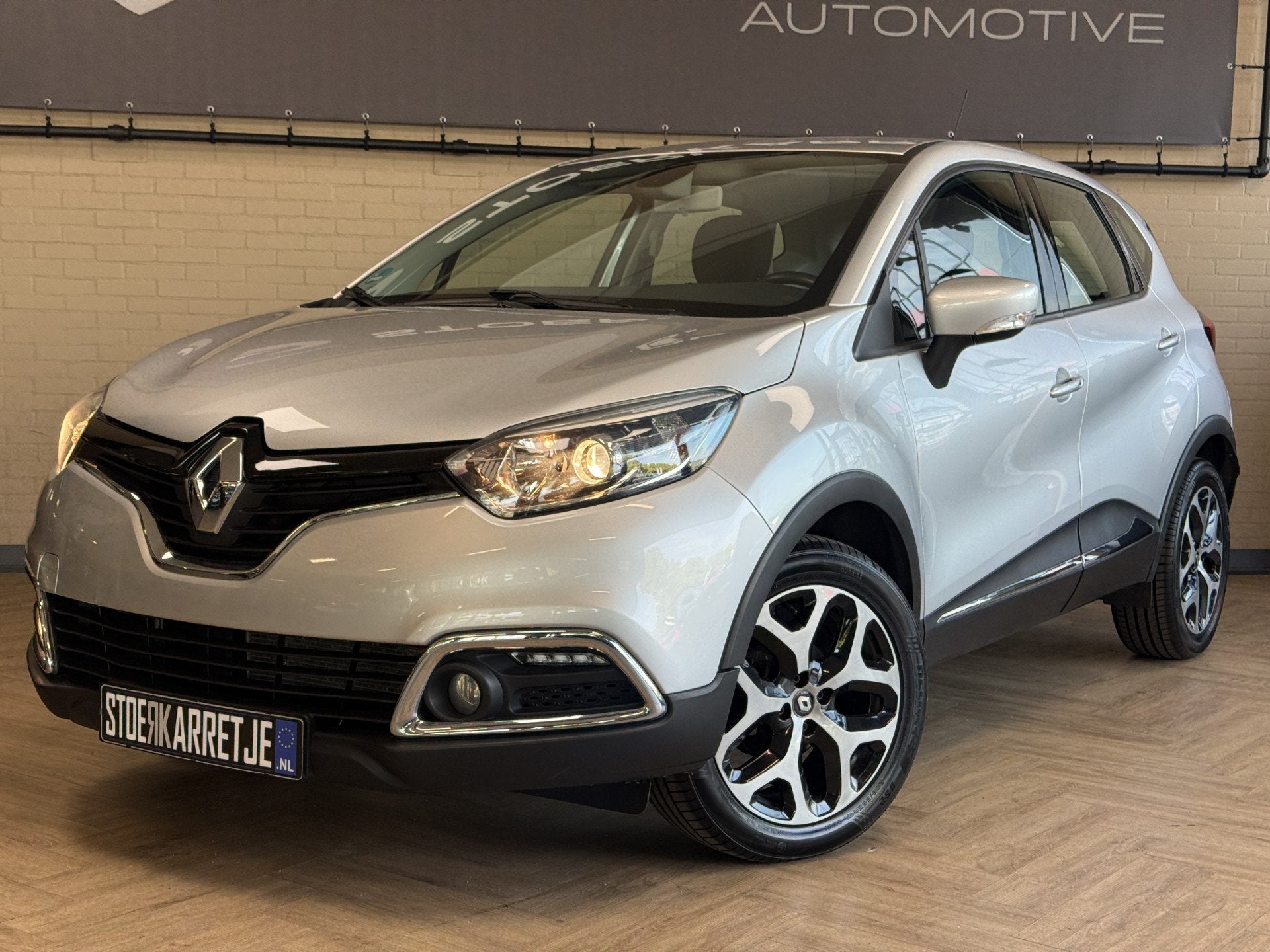 Renault Captur 0.9 TCe Dynamique Navigatie | 17" | Clima | C, Voorwielaandrijving, 898 cc, Stof, Gebruikt