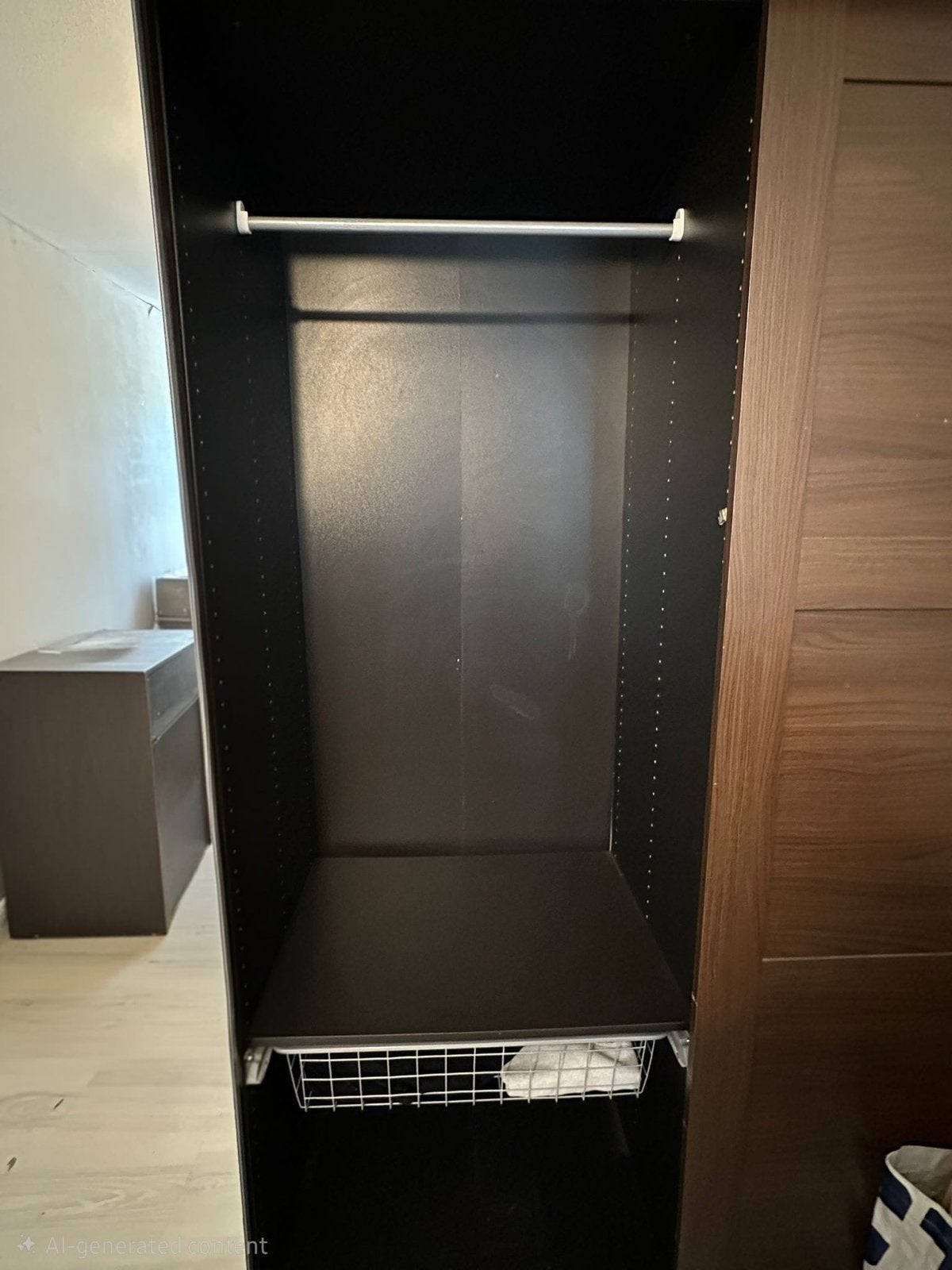 Gratis IKEA Kledingkast - 200x220x50 cm - Zelf ophalen, Huis en Inrichting, Kasten | Kledingkasten, Ophalen, Gebruikt, 200 cm of meer