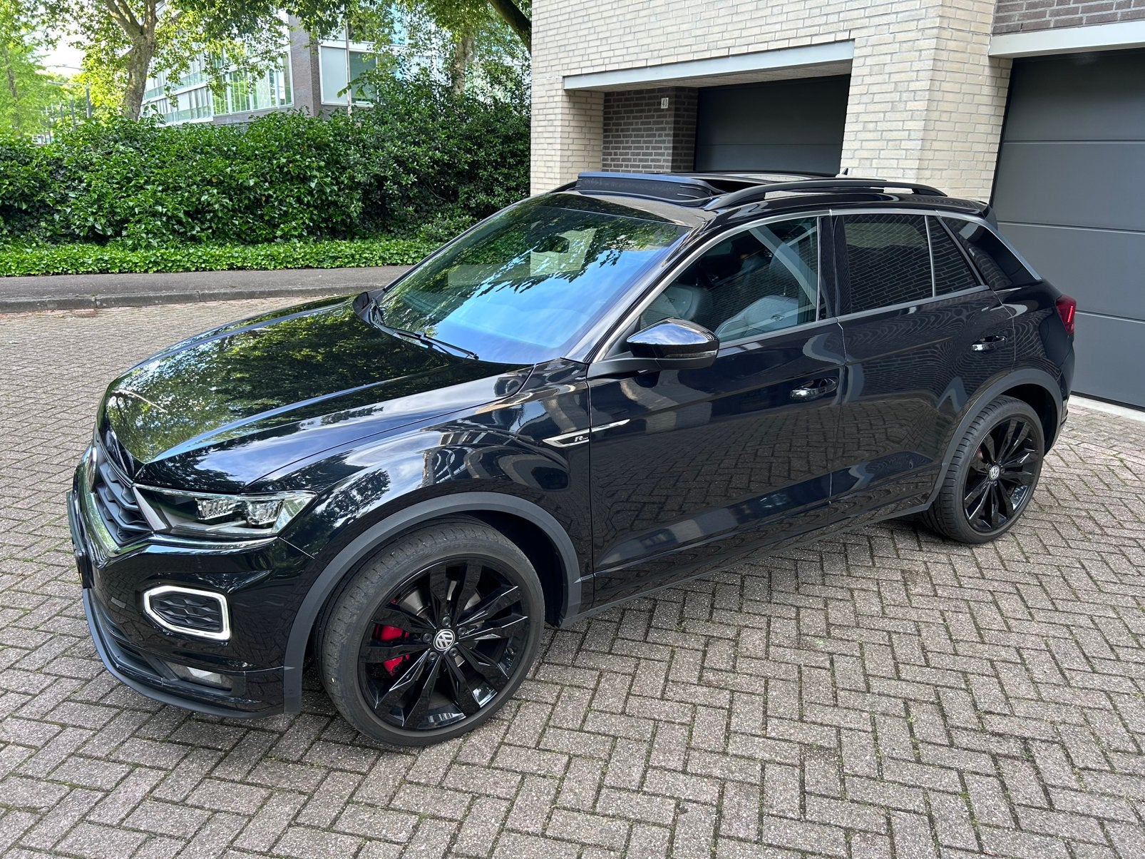Volkswagen T-roc 1.5 tsi DSG 2020 pano 3x r-line keyless, Auto's, Volkswagen, 150 pk, Zwart, Elektronische parkeerrem, 1500 cc