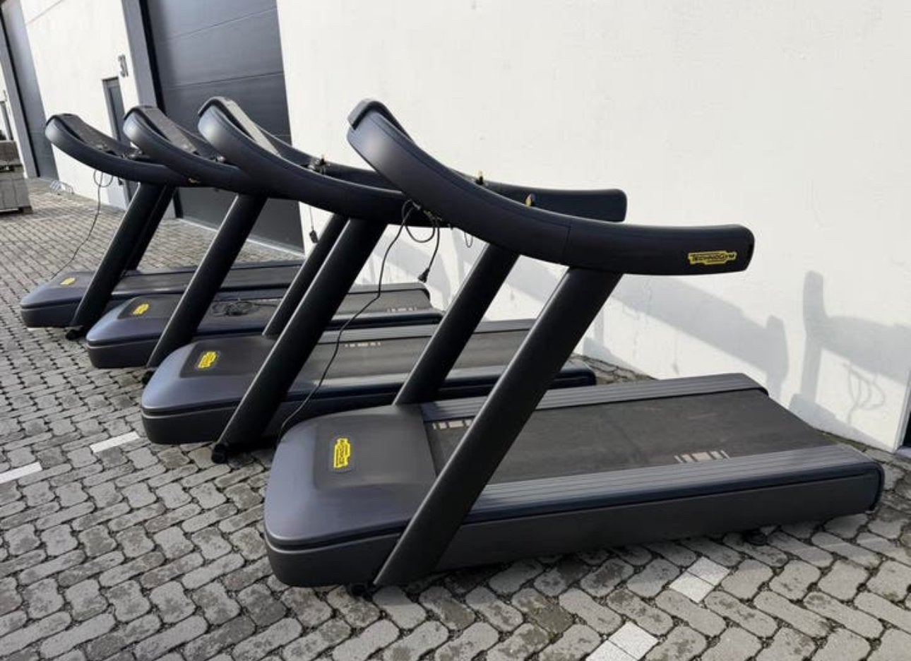 Technogym EXCITE RUN 1000 led Treadmill
