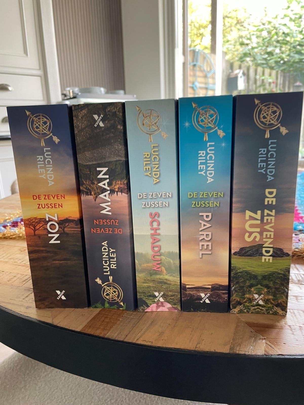 De Zeven Zussen serie - Lucinda Riley (5 boeken), Boeken, Ophalen, Nieuw
