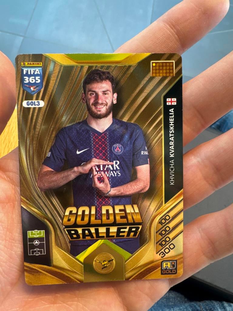 FIFA 365 Adrenalyn XL 2026 Golden Baller Kvaratskhelia, Ophalen of Verzenden, Zo goed als nieuw, Buitenlandse clubs, Spelerskaart