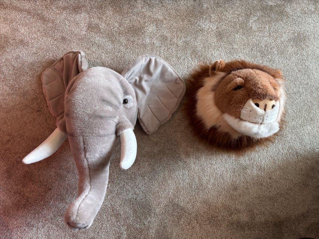Wanddecoratie: Pluche Olifant en Leeuw Hoofden, Ophalen, Zo goed als nieuw, Wanddecoratie, Ophangbaar