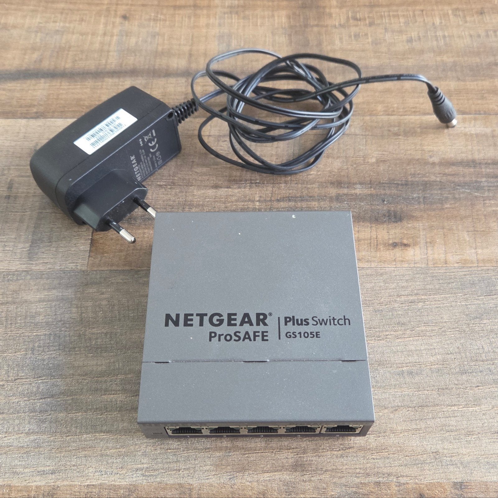 Netgear ProSafe Plus Switch GS105E - 5-poorts Gigabit, Computers en Software, Ophalen of Verzenden, Gebruikt