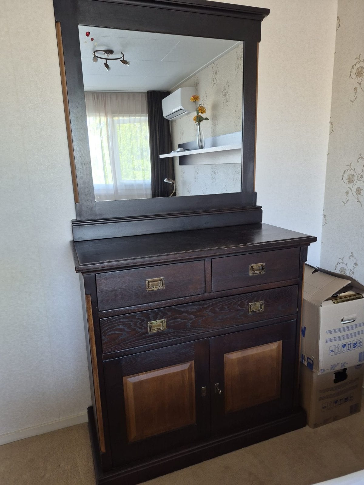 Antieke kast met spiegel - Donker hout, Antiek en Kunst, Ophalen