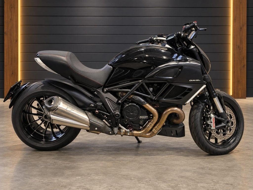 Ducati Tour Diavel Carbon | DESMO Beurt uitgevoerd |, 1198 cc, Centralino@ducati.com, Via Antonio Cavalieri Ducati, 3
311100 of   Bologna, IT