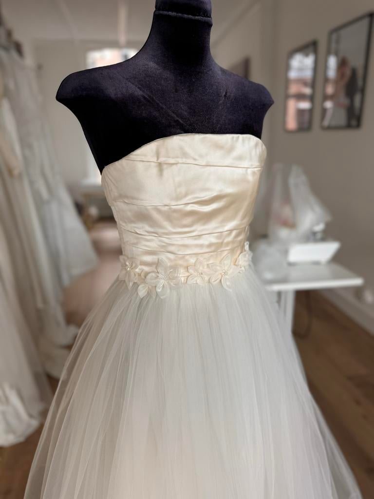Trouwjurk met bloemenband, maat XS/S, Kleding | Dames, Trouwkleding en Trouwaccessoires, Ophalen of Verzenden, Zo goed als nieuw