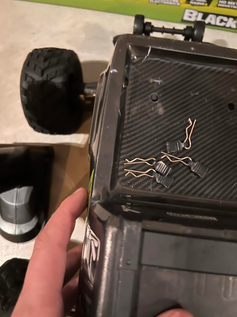 RC Auto met extra's - Nieuwe kap, accu's, oplader, Gebruikt, Auto, Groter dan 1:32, Ophalen