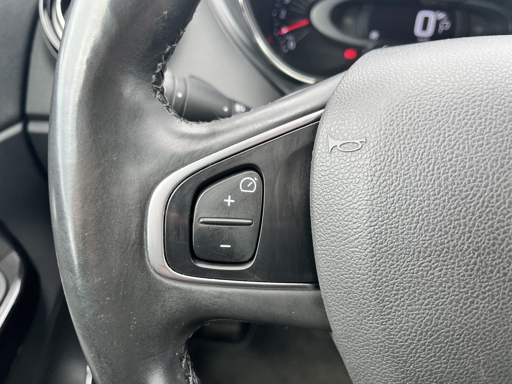 Foto 27 van Renault Captur 1.2 TCe Xmod Clima, cruise, stoelverwarming,