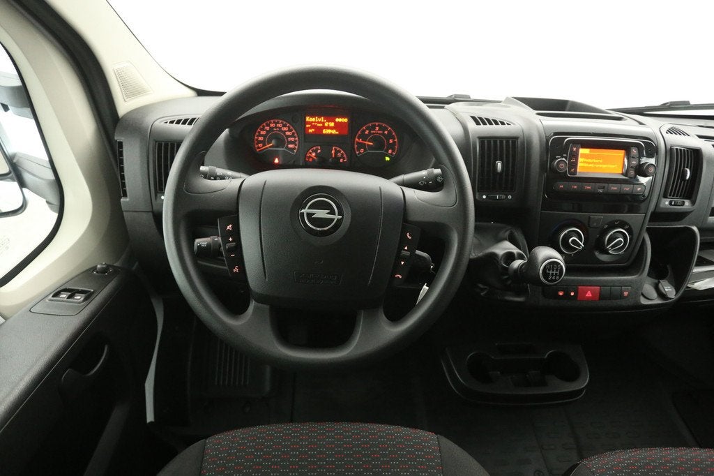 Opel Movano 2.2 BlueHdi 140PK | Bakwagen | Laadklep | Laadba, Auto's, Bestelauto's, Stof, Gebruikt, Euro 6, 4 cilinders