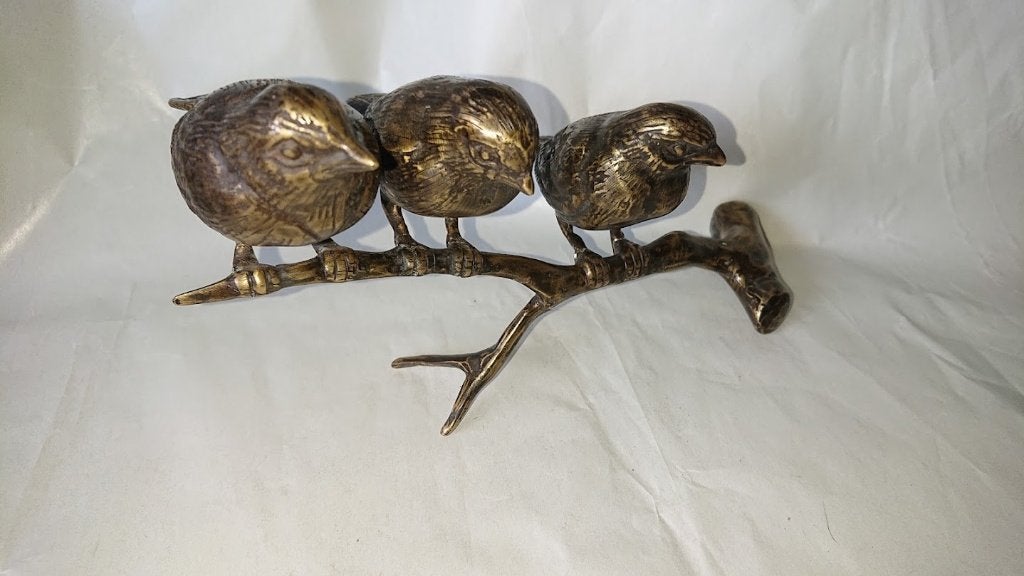 Bronzen beeldje vogels, 3 mussen op een tak, Ophalen, Zo goed als nieuw, Dier