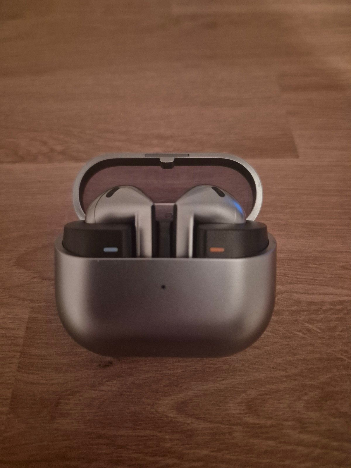 samsung galaxy buds 3 silver