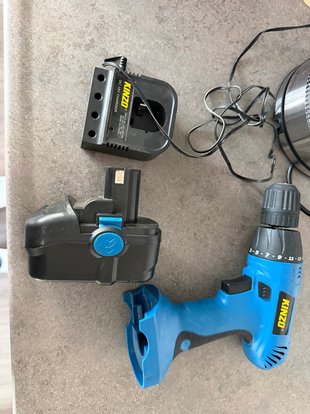 Kinzo Accuboormachine met Accu en Oplader, Ophalen, Gebruikt, Variabele snelheid, Boor- en Schroefmachine
