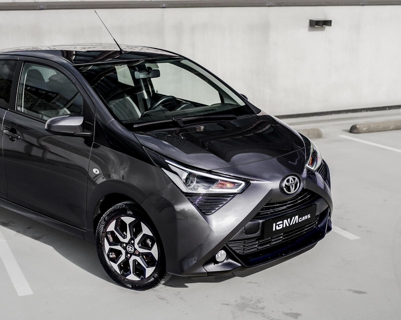 Toyota Aygo 1.0 VVT-i AUT | NAP | 1 EIG | CARPLAY | CAMERA, Parkeersensor, Stof, 4 stoelen, Origineel Nederlands