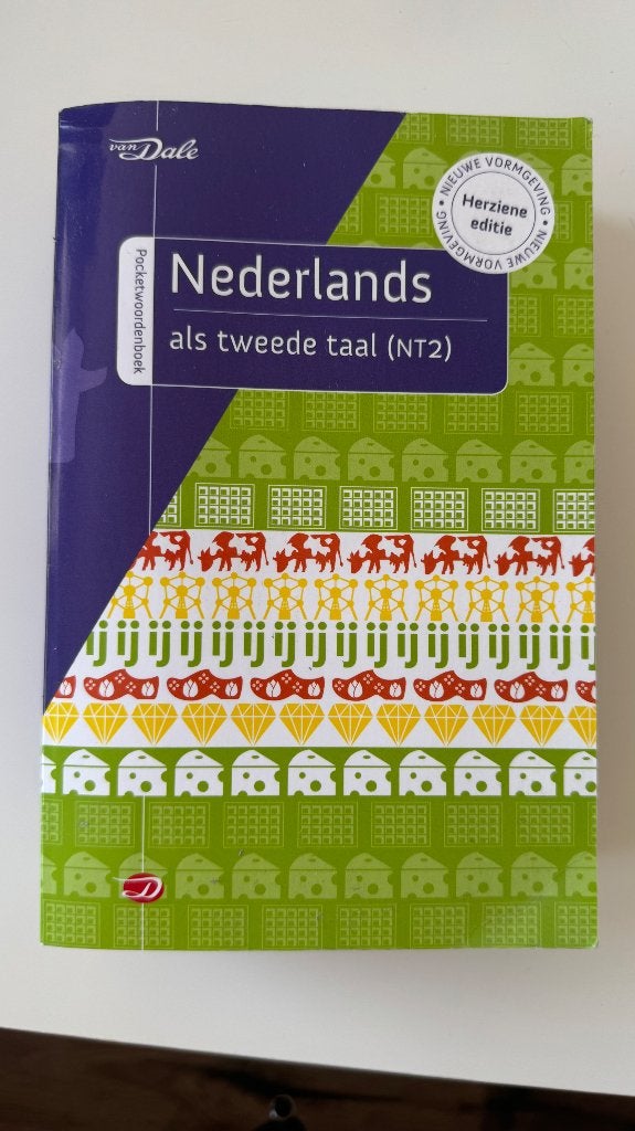 Nederlands als tweede taal NT2, Boeken, Woordenboeken, Nederlands, Ophalen of Verzenden, Zo goed als nieuw, Van Dale