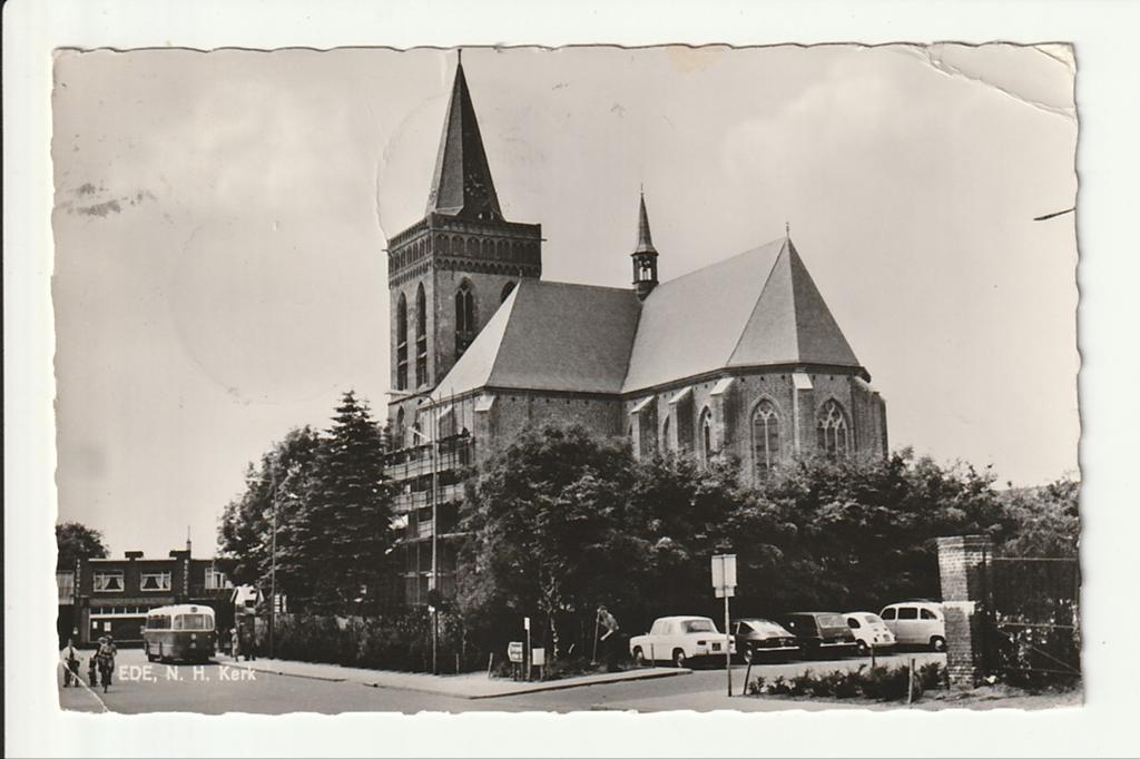 EDE NED. HERVORMDE KERK GEPARKEERDE AUTO'S NBM LEYLAND W.SP., Ophalen of Verzenden, 1960 tot 1980, Gelopen, Gelderland