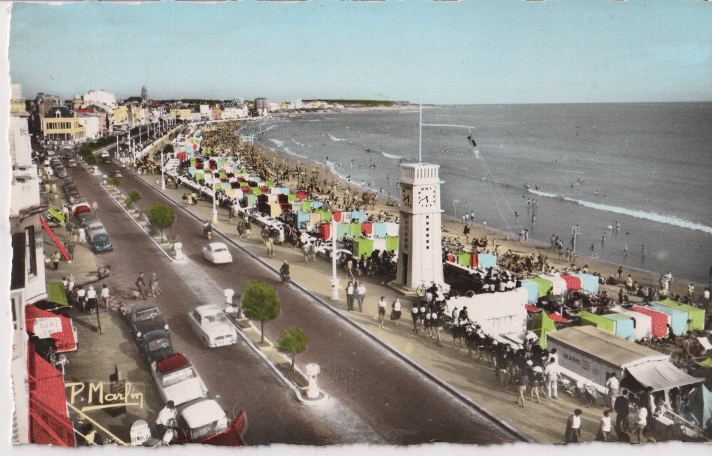 Frankrijk, Les Sables met auto's, Peugeot 403, Citroen DS, Verzamelen, Ophalen of Verzenden, 1940 tot 1960, Ongelopen, Frankrijk