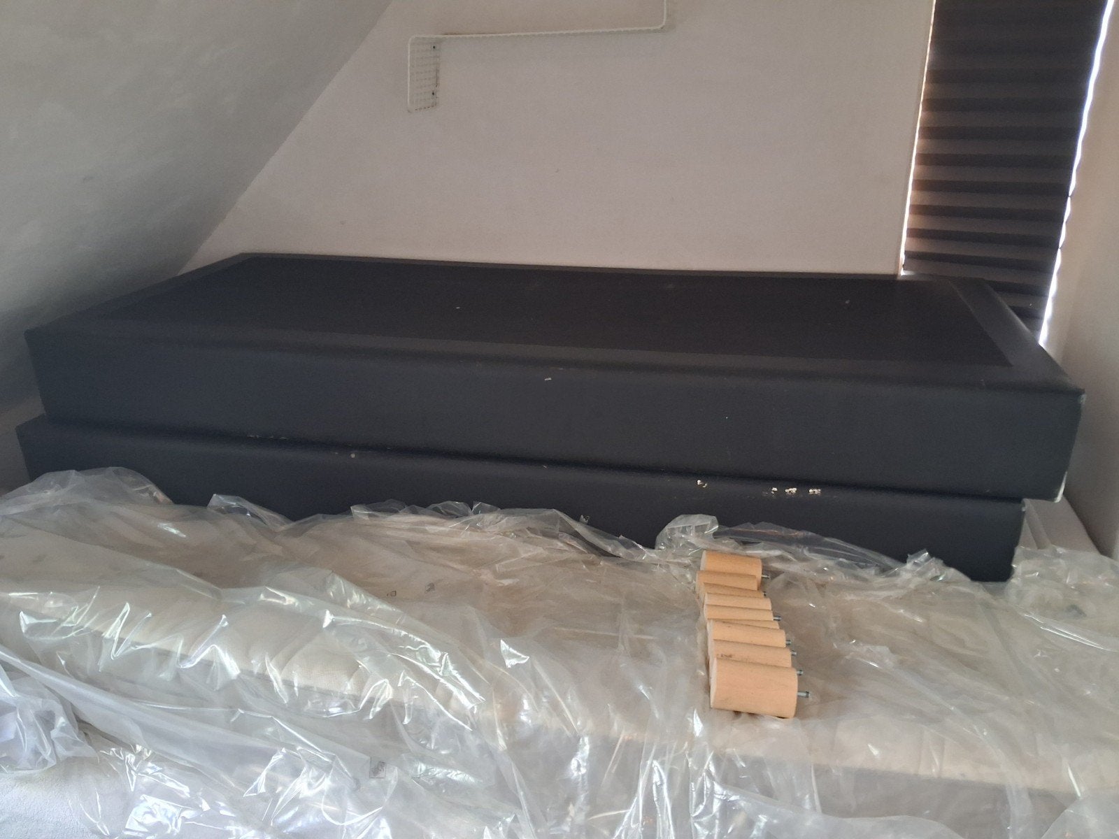 Boxspring 2x 80 bij 200 in totaal 160 bij 200 op poten, Doe-het-zelf en Verbouw, Ophalen