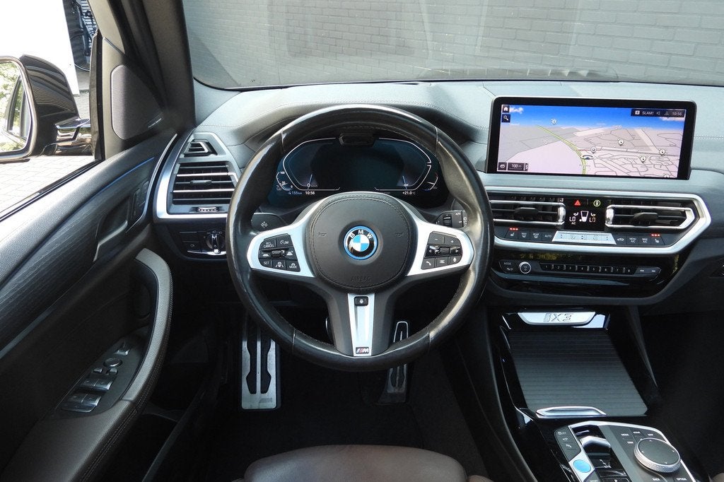 BMW iX3 High Executive / Trekhaak / Sportstoelen / Head-Up /, Auto's, BMW, Achterwielaandrijving, Gebruikt, Zwart, 436 min