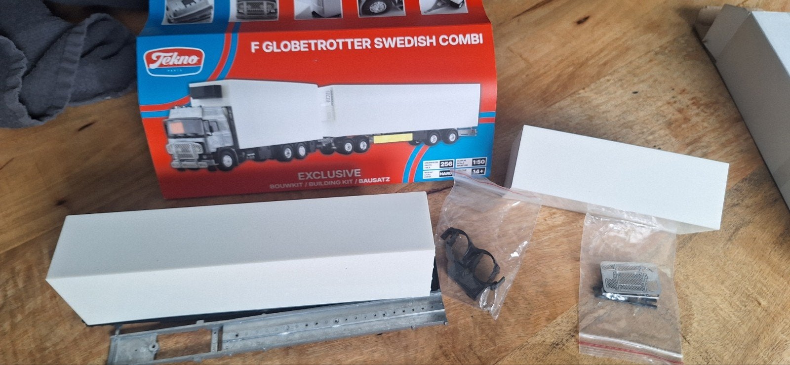 Tekno Bouwkit aanhanger en koelbak motorwagen Swedish combi, Ophalen of Verzenden, Nieuw, Bus of Vrachtwagen, Tekno