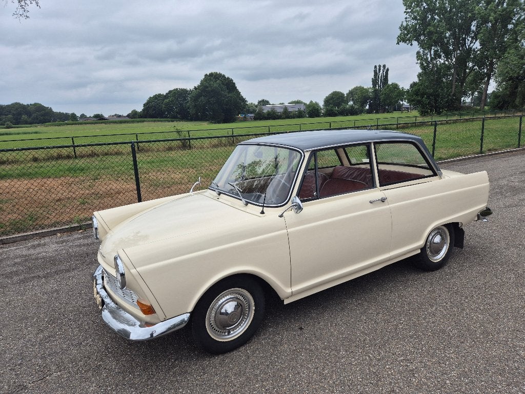 DKW F11, Auto's, Voorwielaandrijving, 40 pk, Wit, Overige kleuren