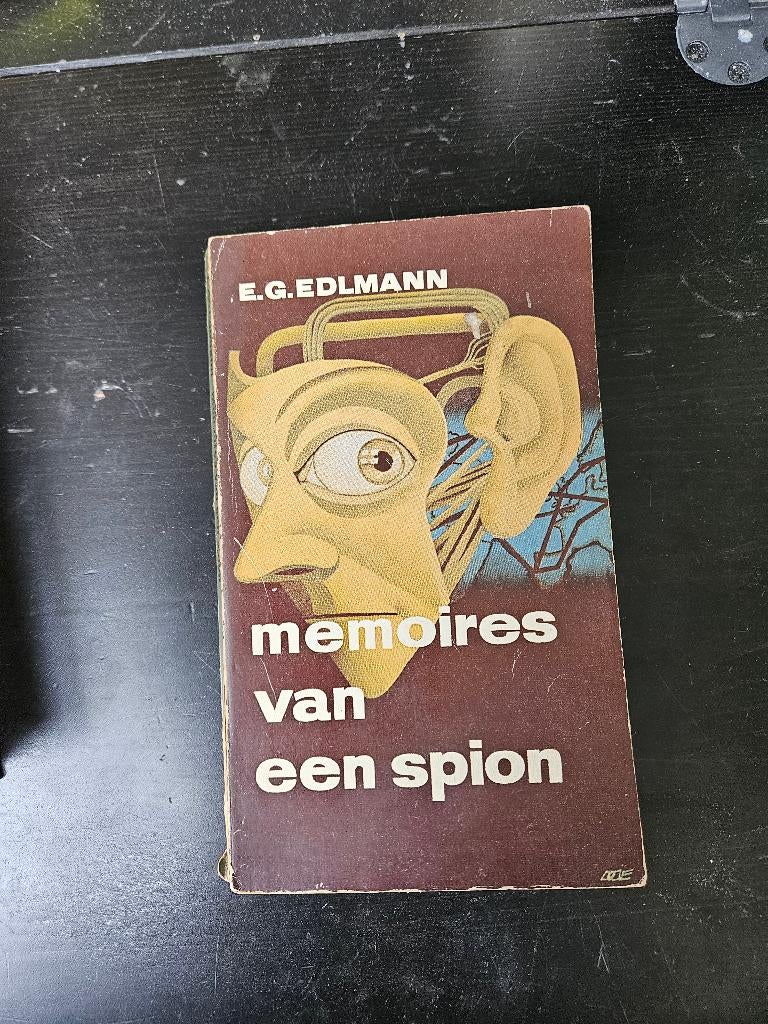 E.G. Edlmann - memoires van een spion, Ophalen of Verzenden, Gelezen