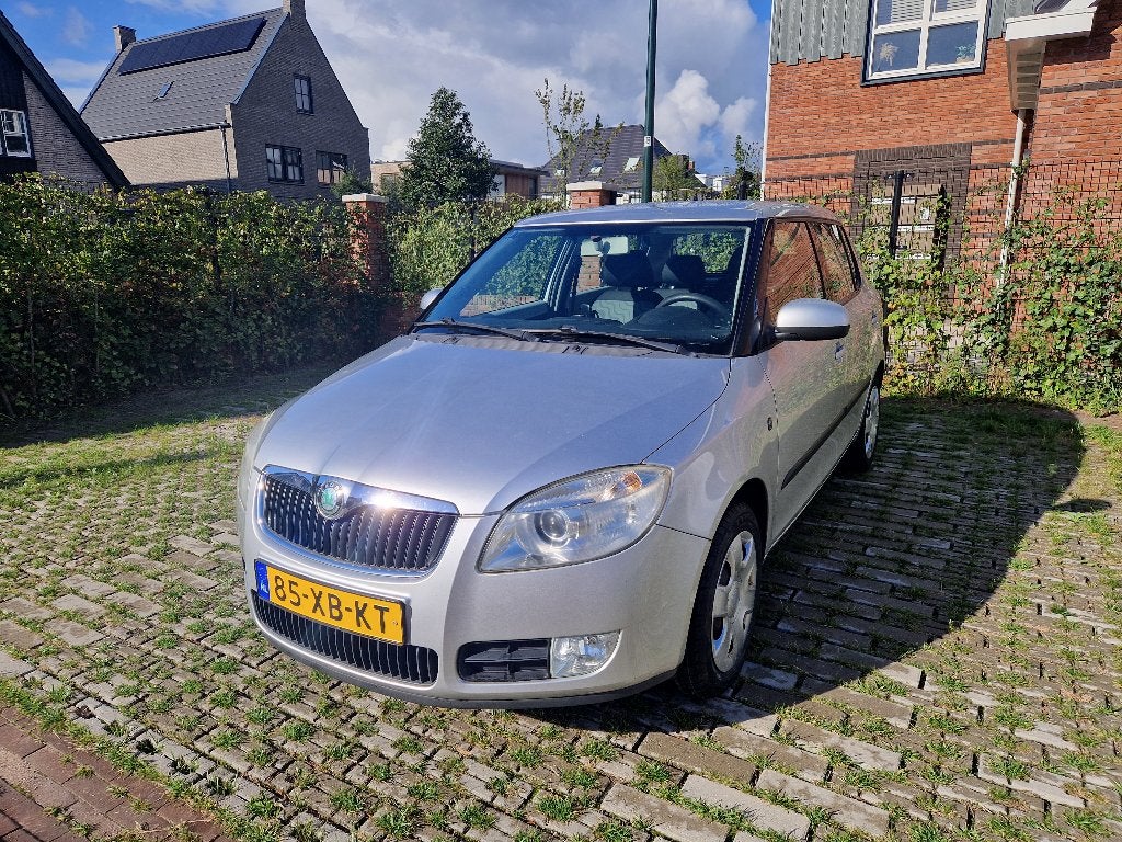 Skoda Fabia 1.4 16V 63KW 2007 Grijs *Nieuwe APK*, Voorwielaandrijving, 40 €/maand, 4 cilinders, Origineel Nederlands