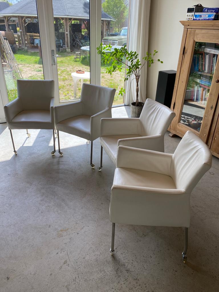 Set van 4 witte leren eetkamerstoelen met wieltjes, Ophalen, Wit, Zo goed als nieuw, Vier