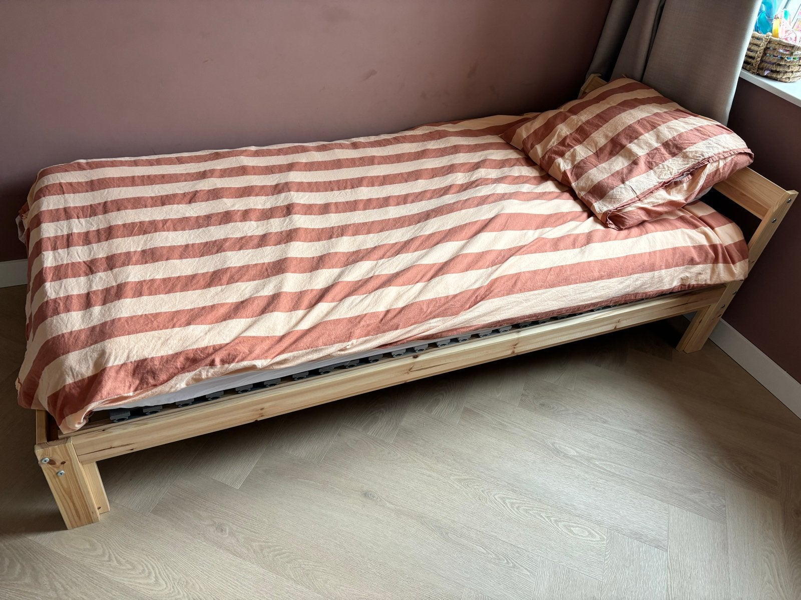 Neiden Ikea 90x200 cm - Eenpersoonsbed & lattenbodem - Hout, Ophalen, Gebruikt, 90 cm, 200 cm