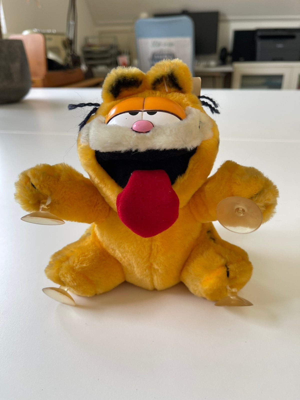 Garfield met zuignap, gemaakt van pluche. 15 cm, Ophalen of Verzenden, Zo goed als nieuw, Overige typen