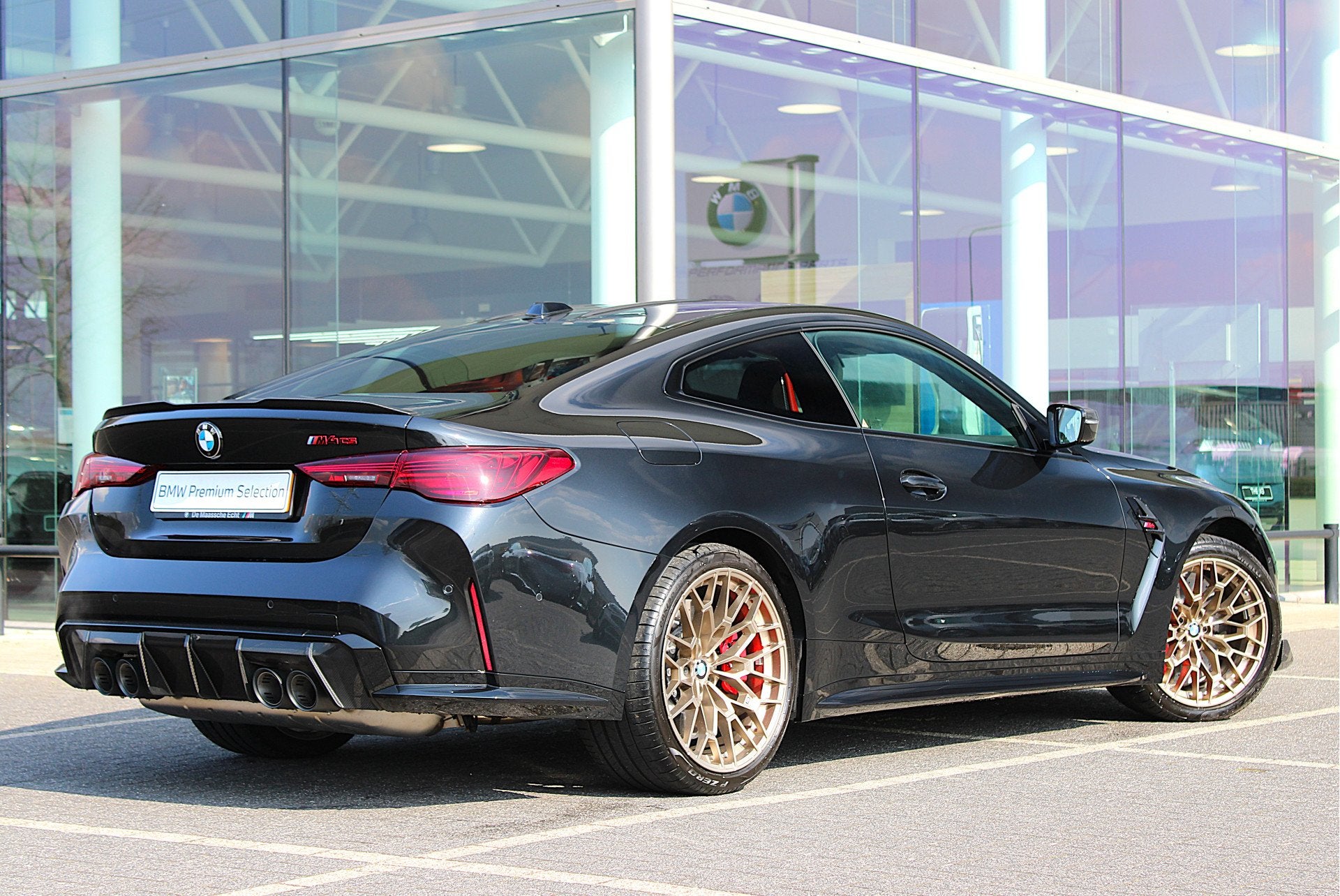 BMW 4 Serie Coupé M4 CS High Executive Automaat / M Drive P, Auto's, BMW, Euro 6, Met garantie (alle), 4 stoelen, Zwart