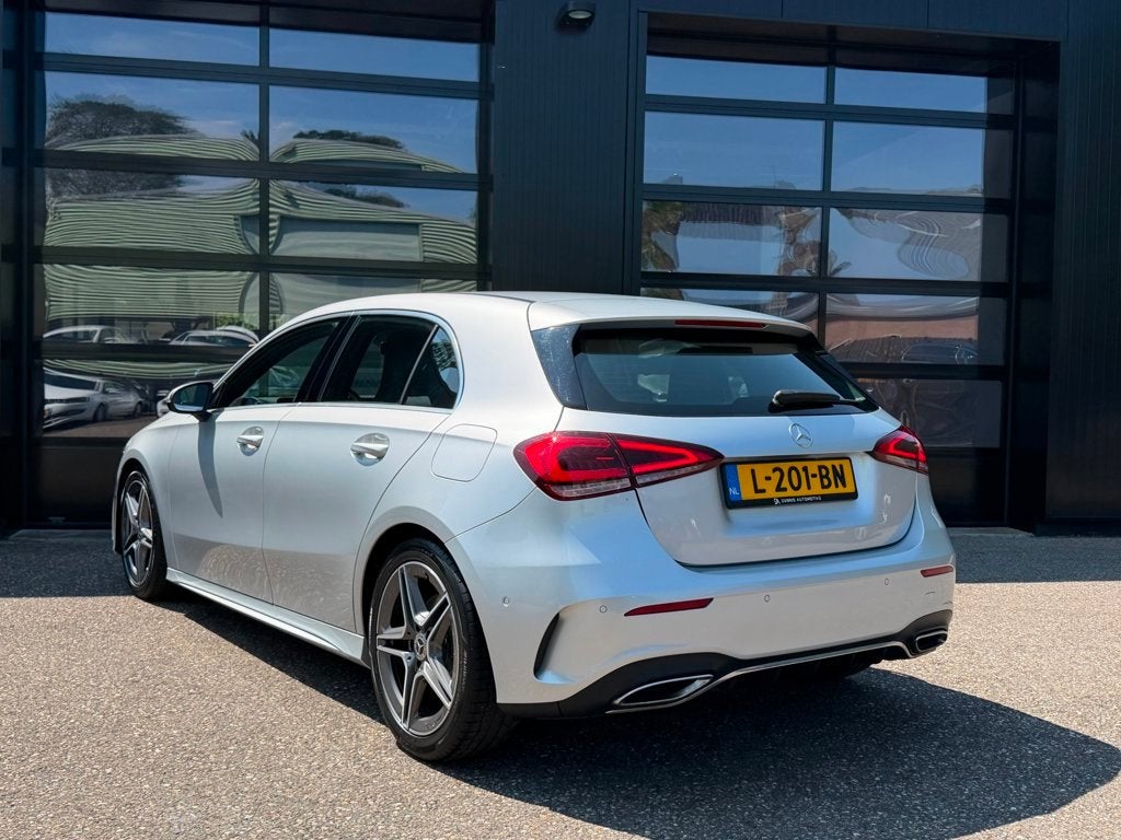 Mercedes-Benz A-Klasse A200 AMG Edition LED Camera, Auto's, Gebruikt, Euro 6, 4 cilinders, 163 pk